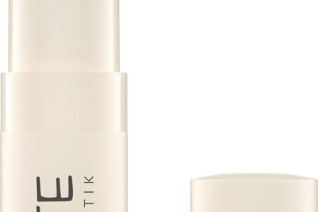 sante Moisture pomadka 02 Sheer Primrose 4.5g