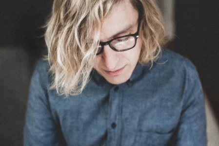 Tanie okulary korekcyjne, które łączą styl i wygodę w modnych oprawkach