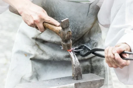 Fałszowanie dokumentów – dlaczego warto mieć doświadczonego adwokata