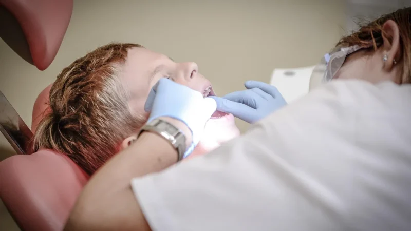 Praca dla lekarza specjalisty w Łodzi: oferty dla neurologów, dermatologów i gastrologów